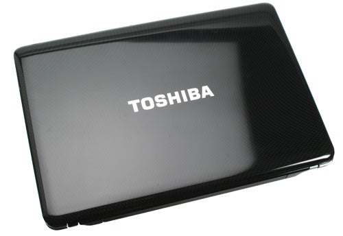 Toshiba Satellite T130-11H 13.3-inch Laptop closed lid view.