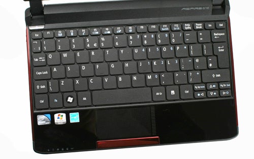 Acer Aspire One 532h-2Dr netbook keyboard and touchpad.