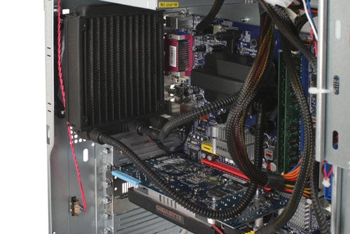 Interior view of Advent CBE1401 gaming PC with water cooling.
