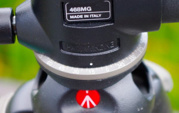 Close-up of Manfrotto 468MG Hydrostatic Ball Head.