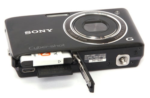Sony Cyber-shot DSC-W380 bottom