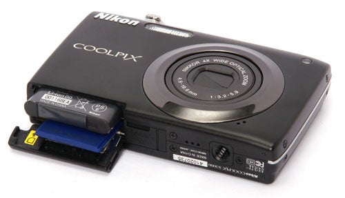 Nikon CoolPix S3000 battery
