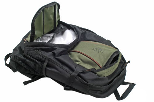 Pakuma Akara K1 laptop bag with open compartments.