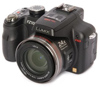 Panasonic Lumix DMC-FZ100 front angle