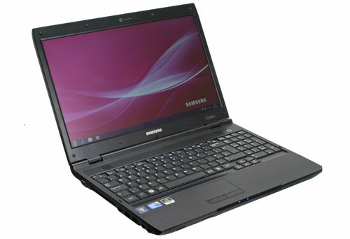 Samsung P580 laptop open and powered on.