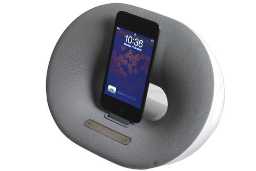 Philips Fidelio DS3000 speaker dock with iPhone.