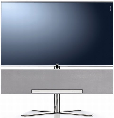 Loewe Individual 40 Compose Slim television on a stand.