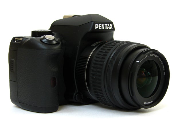 Pentax K-r DSLR camera with zoom lens