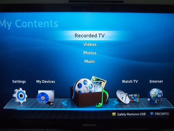 Samsung BD-D8500 interface on a TV screen displaying menu options.