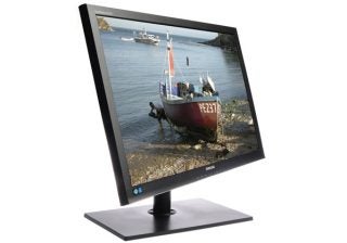 Samsung S27A850D monitor displaying a boat scene.