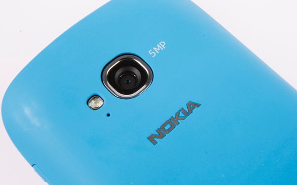 Nokia Lumia 710 2