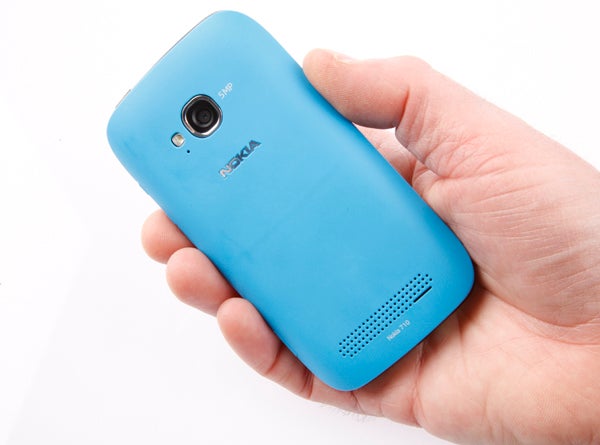 Nokia Lumia 710 11
