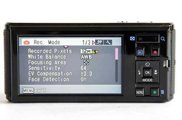 Pentax Optio LS465 camera showing its settings screen.