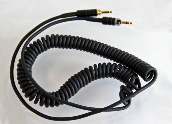 Coiled headphone cable with 3.5mm connectors.