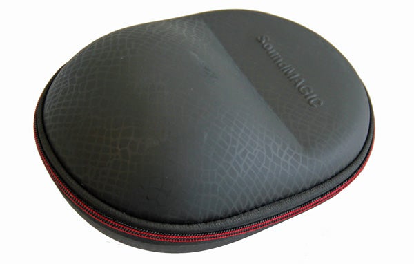 SoundMagic HP100 headphones case with accessories.SoundMagic HP100 headphones carrying case with brand logo