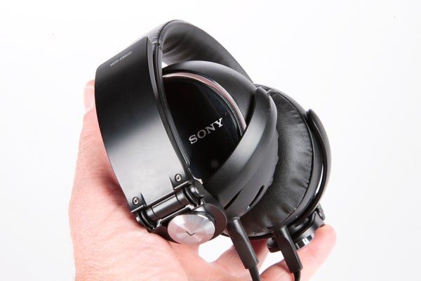 Sony MDR-XB600 10