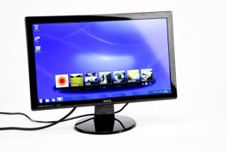 BenQ GW2250HM monitor displaying desktop screen with icons.