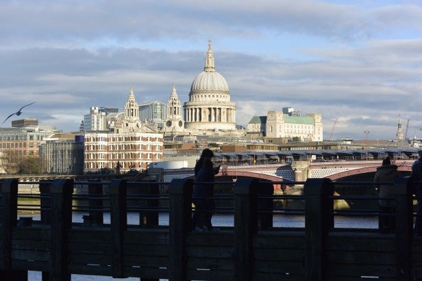High-resolution photo of Saint Paul's Cathedral from a distance.