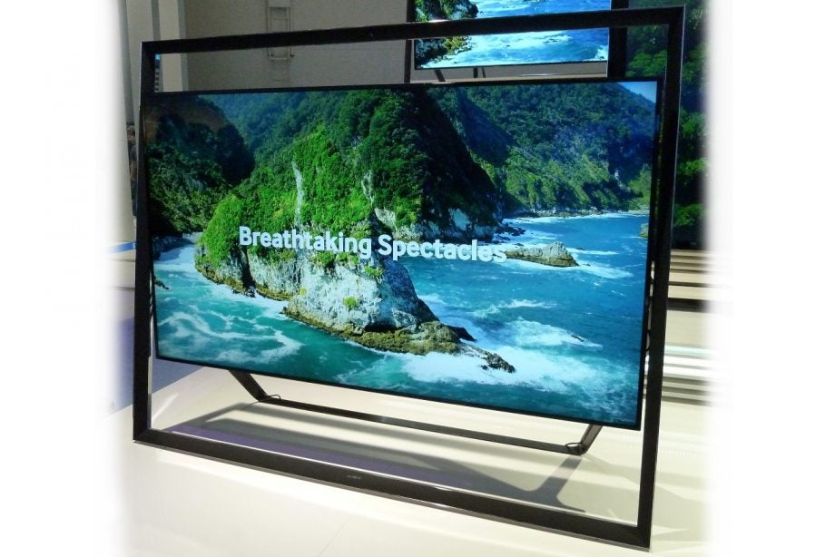 Samsung UE85S9000 4K TV displaying vivid coastal scenery.