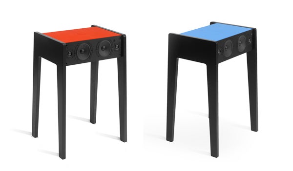 La Boite Concept LD 100 speakers in red and blue colors.