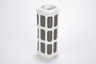 Philips Shoqbox SB7200 speaker on white background
