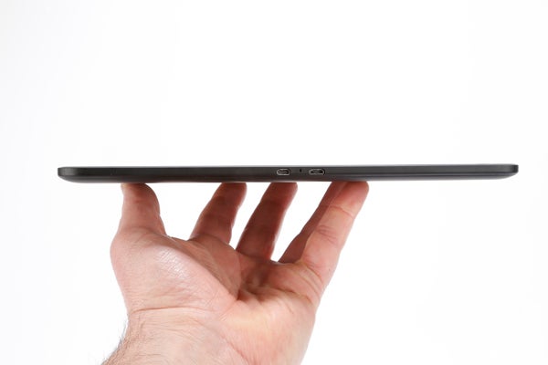 Side view of Kindle Fire HD 8.9 on a hand