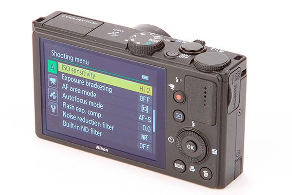 Nikon Coolpix P330 camera displaying its shooting menu.