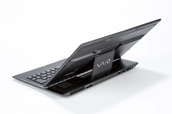 Sony VAIO Duo 13 in slider hybrid position