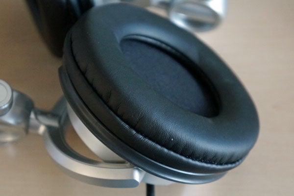 Close-up of Technics RP-DH1200 DJ headphone earpad.