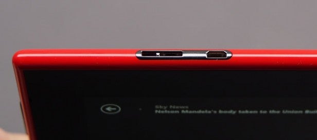 Nokia Lumia 2520 4