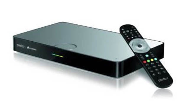Huawei DN371T set-top box with remote control.