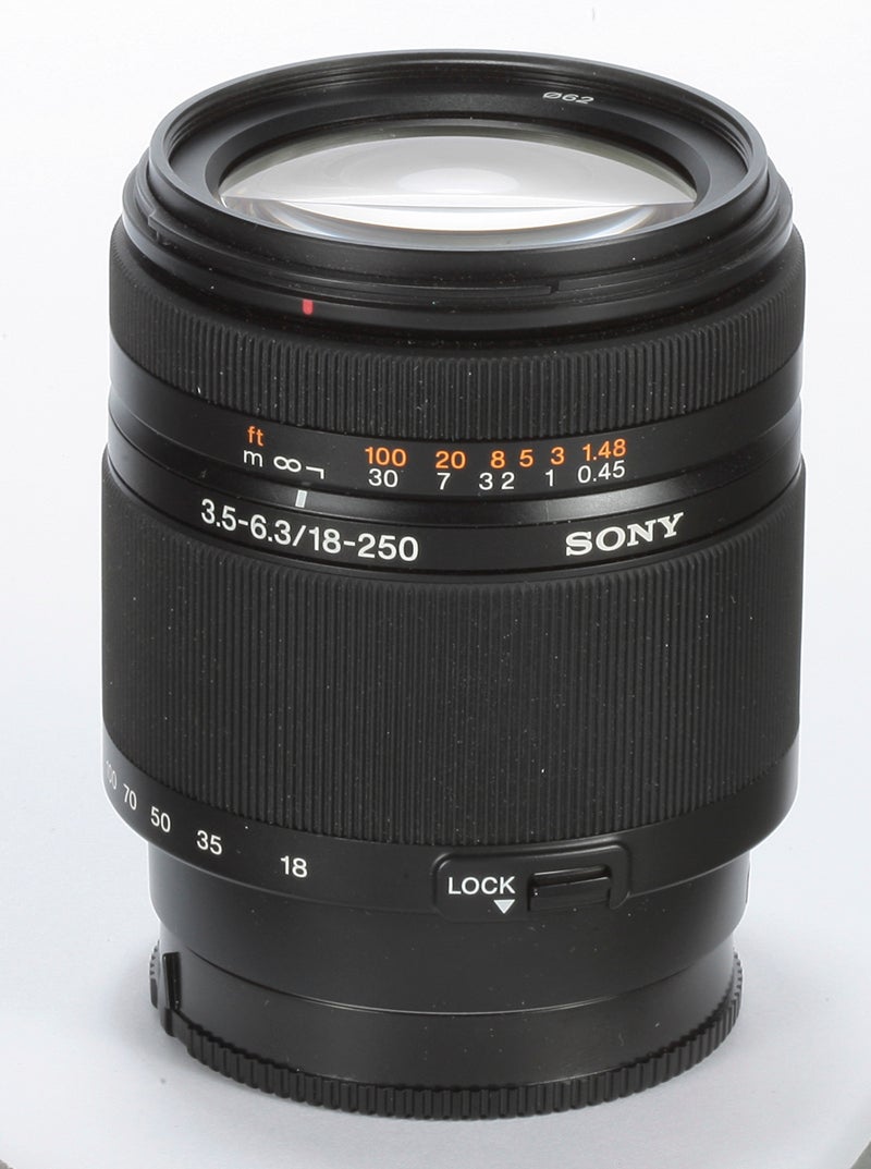 Sony DT 18-250mm f/3.5-6.3 lens review