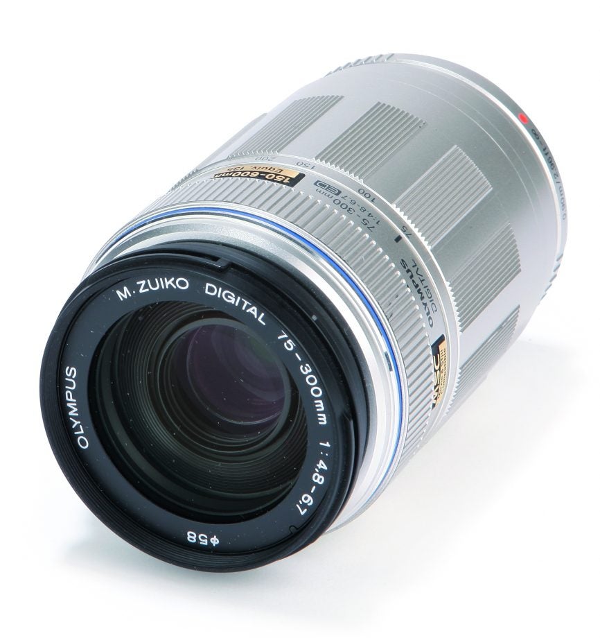 Olympus M.ZUIKO DIGITAL ED 75-300mm f/4.8-6.7 CSC Lens Review