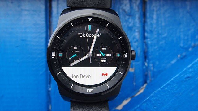 LG G Watch R smartwatch displaying time and fitness tracking data.