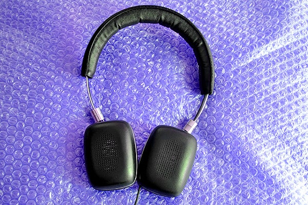 Bowers & Wilkins P5 Series 2 headphones on bubble wrap.