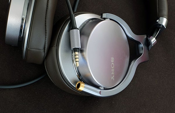 Sony MDR-1A headphones with detachable cable and jack.