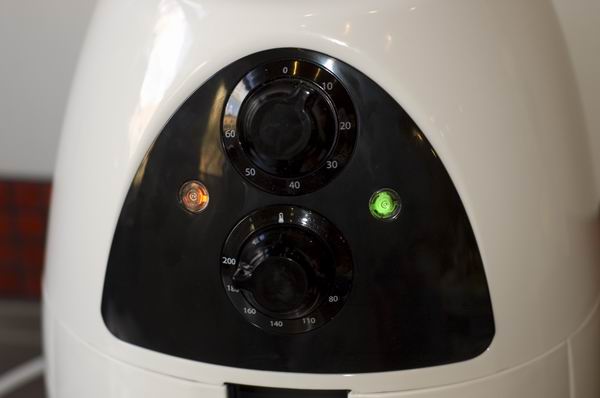 Russell Hobbs Purifry 20810 air fryer with control dials.