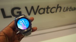 LG Watch Urbane LTE on display with digital watch face.
