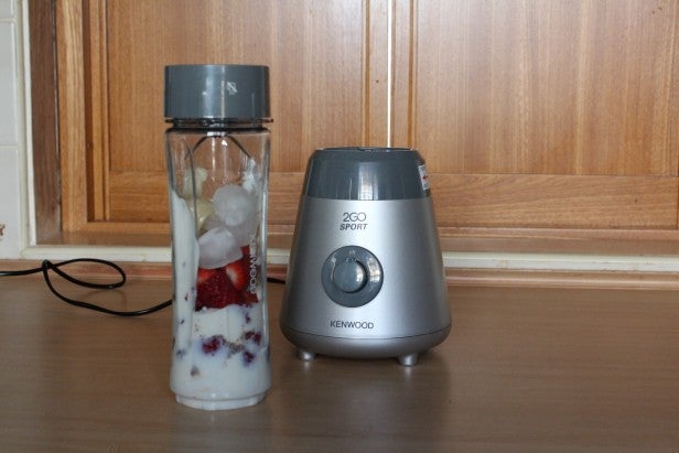 Kenwood SMP060 Sport 2Go blender with ingredients ready to blend.