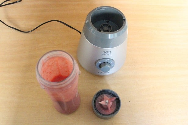 Kenwood Sport 2Go blender with smoothie and detachable blade.