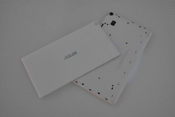 Asus ZenPad 8.0 backplate removed