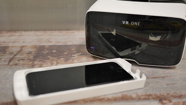 Carl Zeiss VR One 13