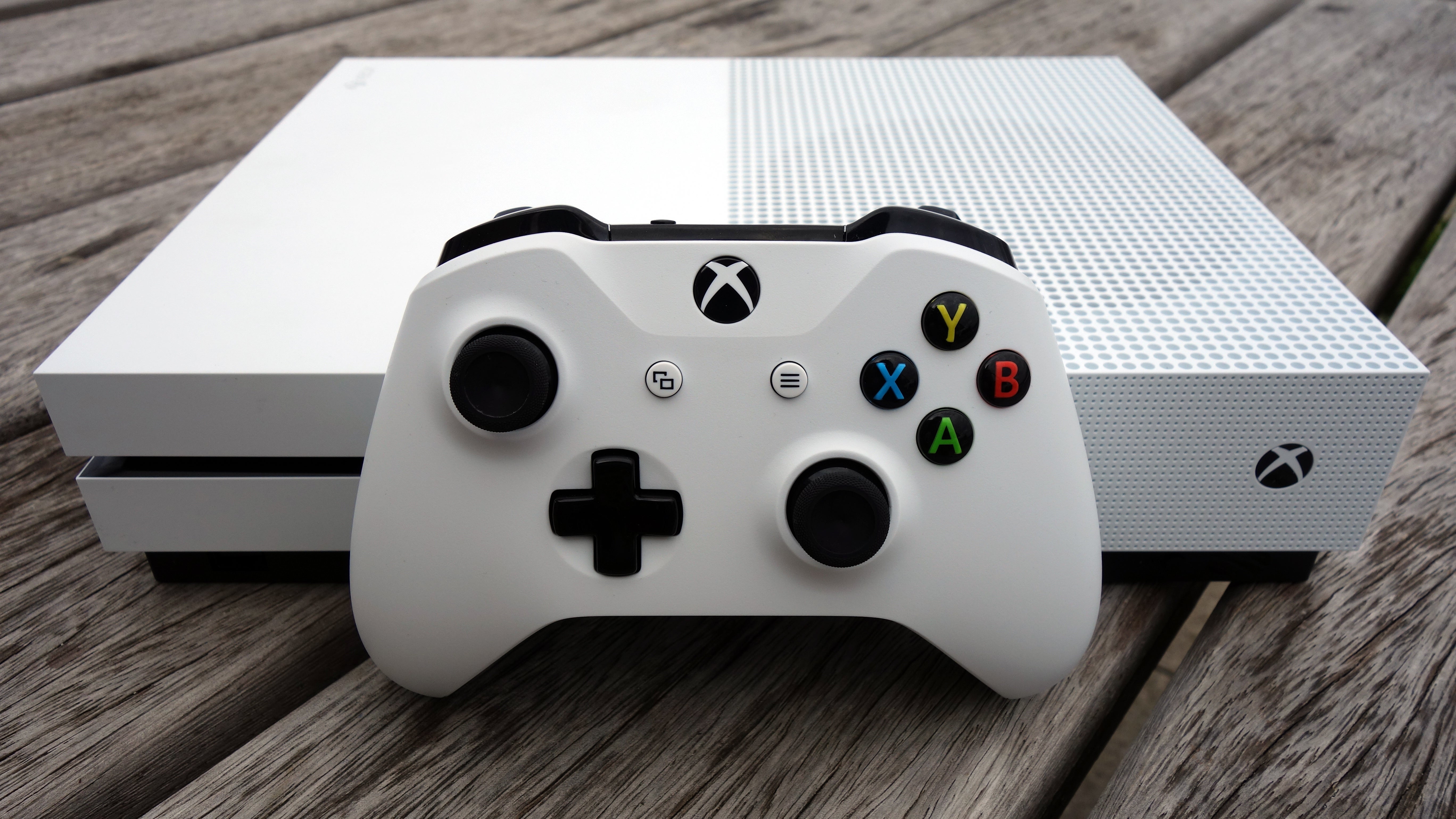 Geef rechten geluid Labe Xbox One S Review | Trusted Reviews
