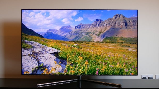 Samsung Q7 QLED TV 6