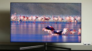 Samsung Q7 QLED TV 9