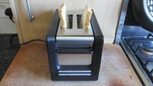 Beko Wide 2 Slice Toaster TAM6202 3