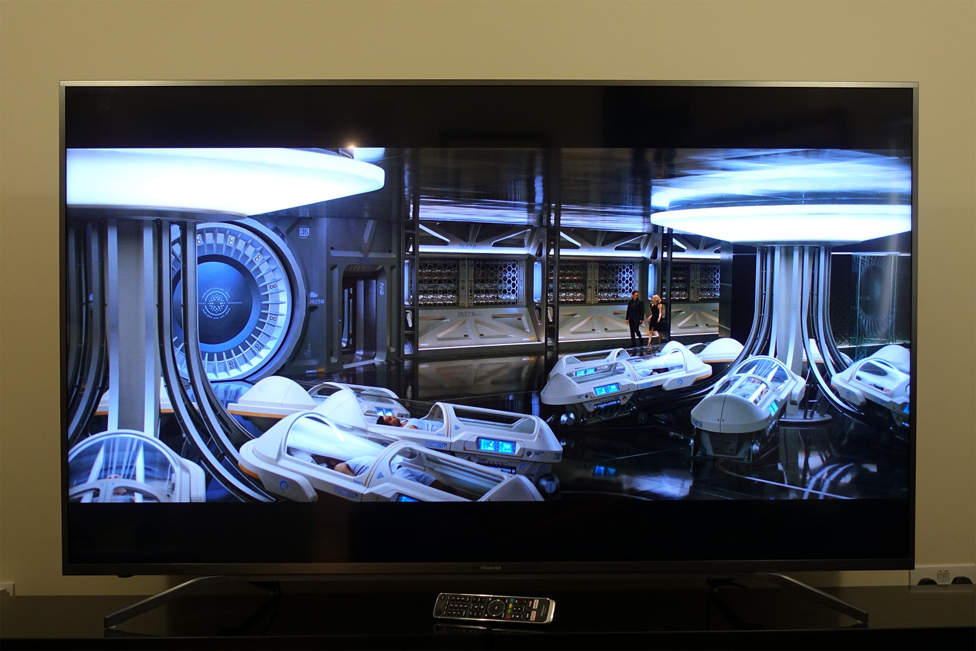 Hisense H70NU9700 TV displaying sci-fi movie scene.