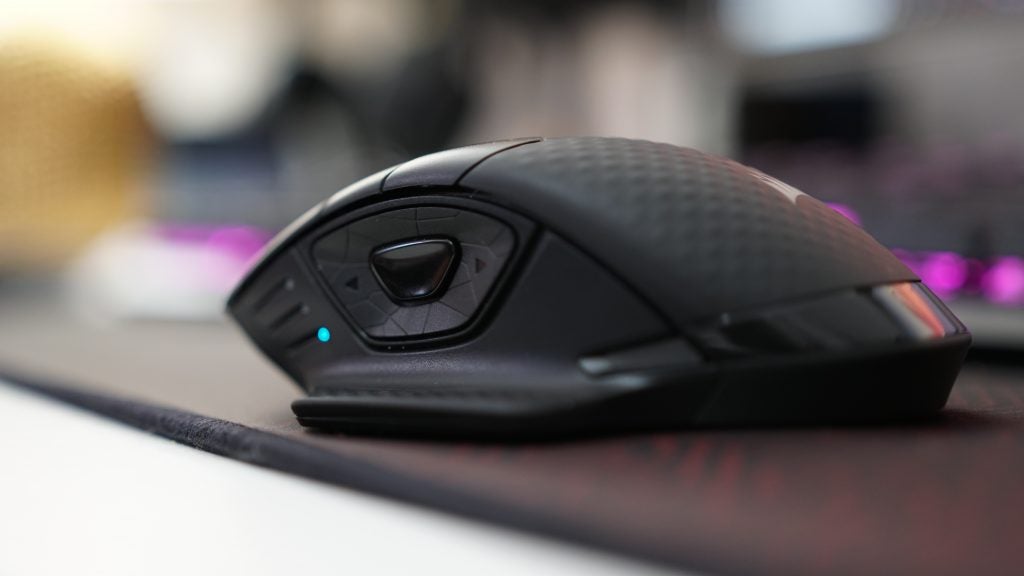 Close-up of Corsair Dark Core RGB SE gaming mouse.
