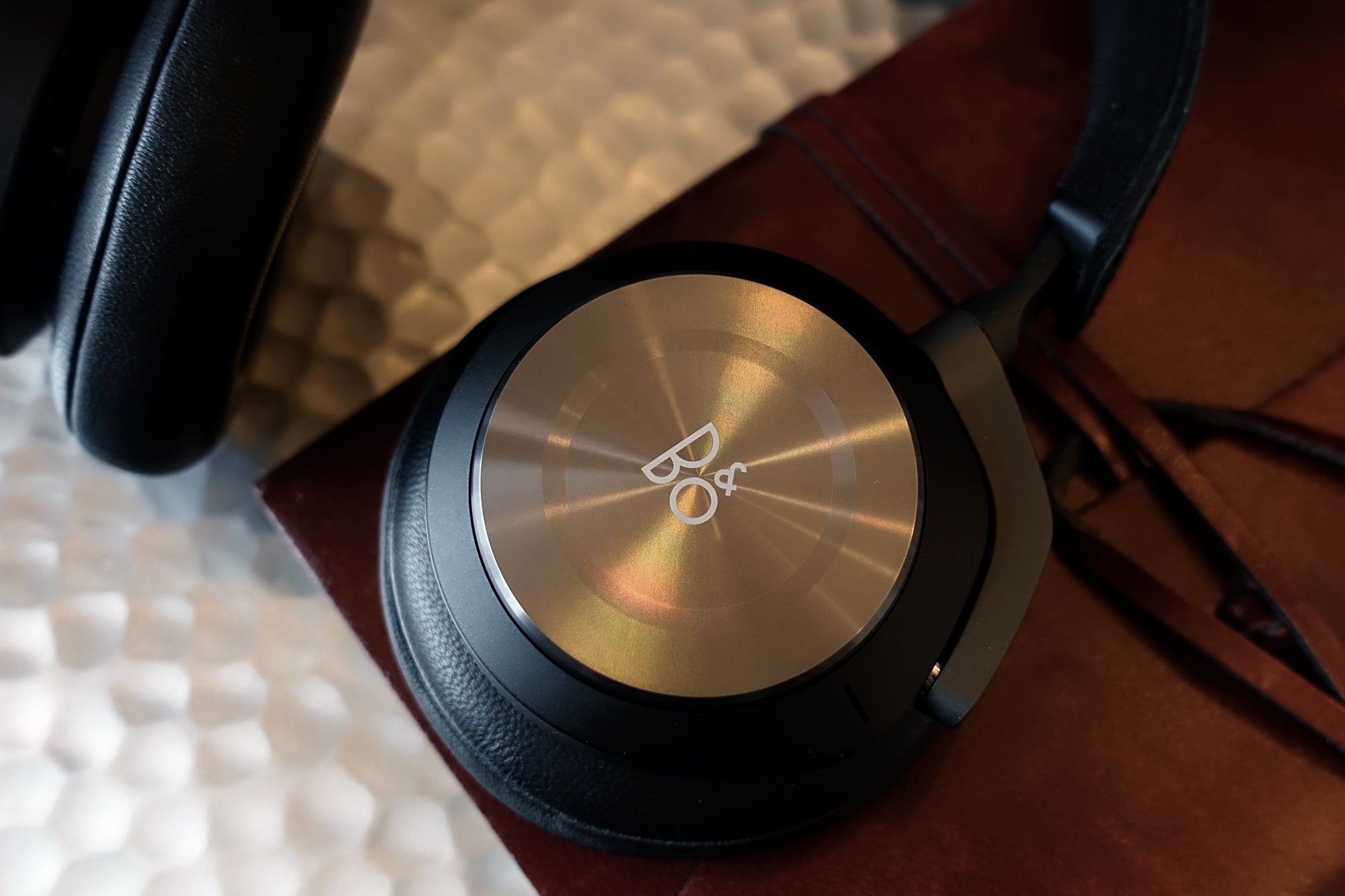 B&O Beoplay H9i: expensive but worthy wireless headphones
