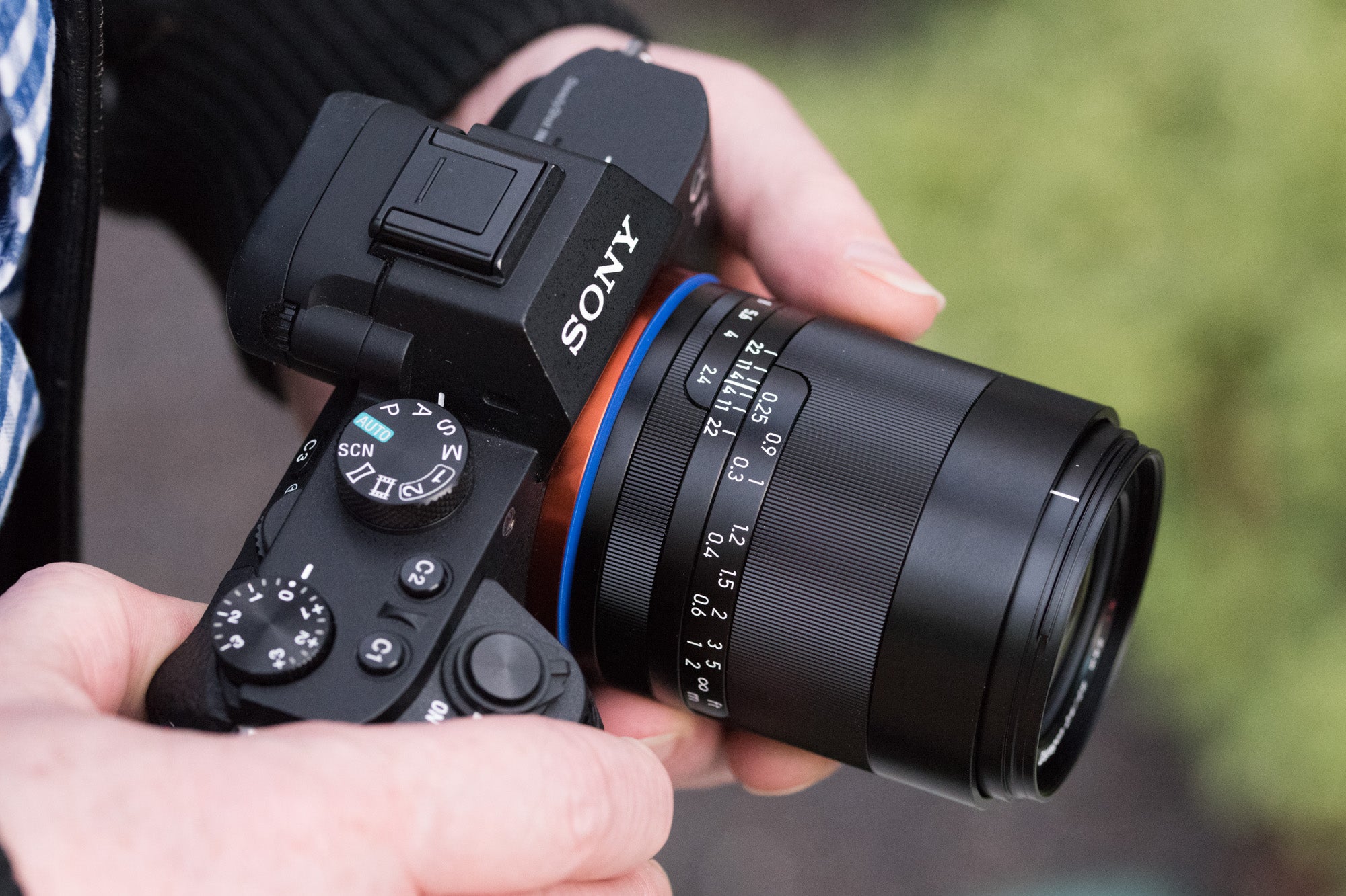 Zeiss Loxia 25mm f/2.4 Review | Trusted Reviews
